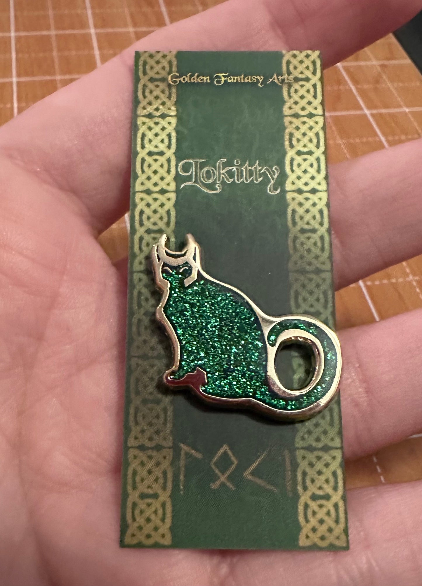 Lokitty hard enamel glitter pin 25mm