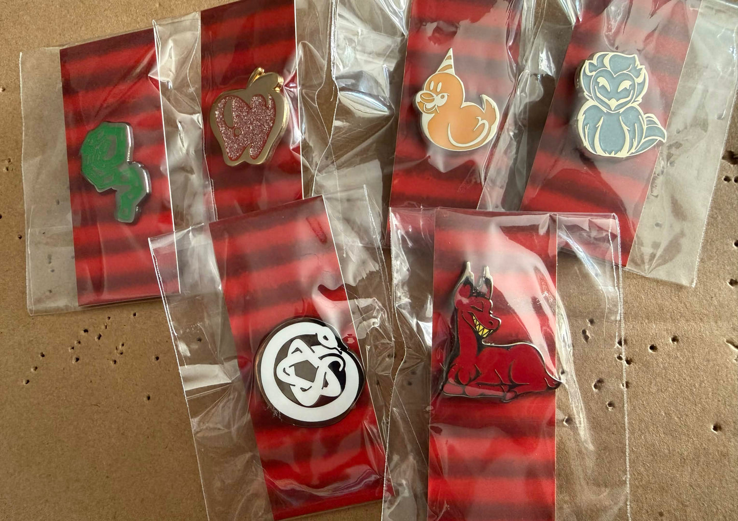 Pin club exclusive de-stash
